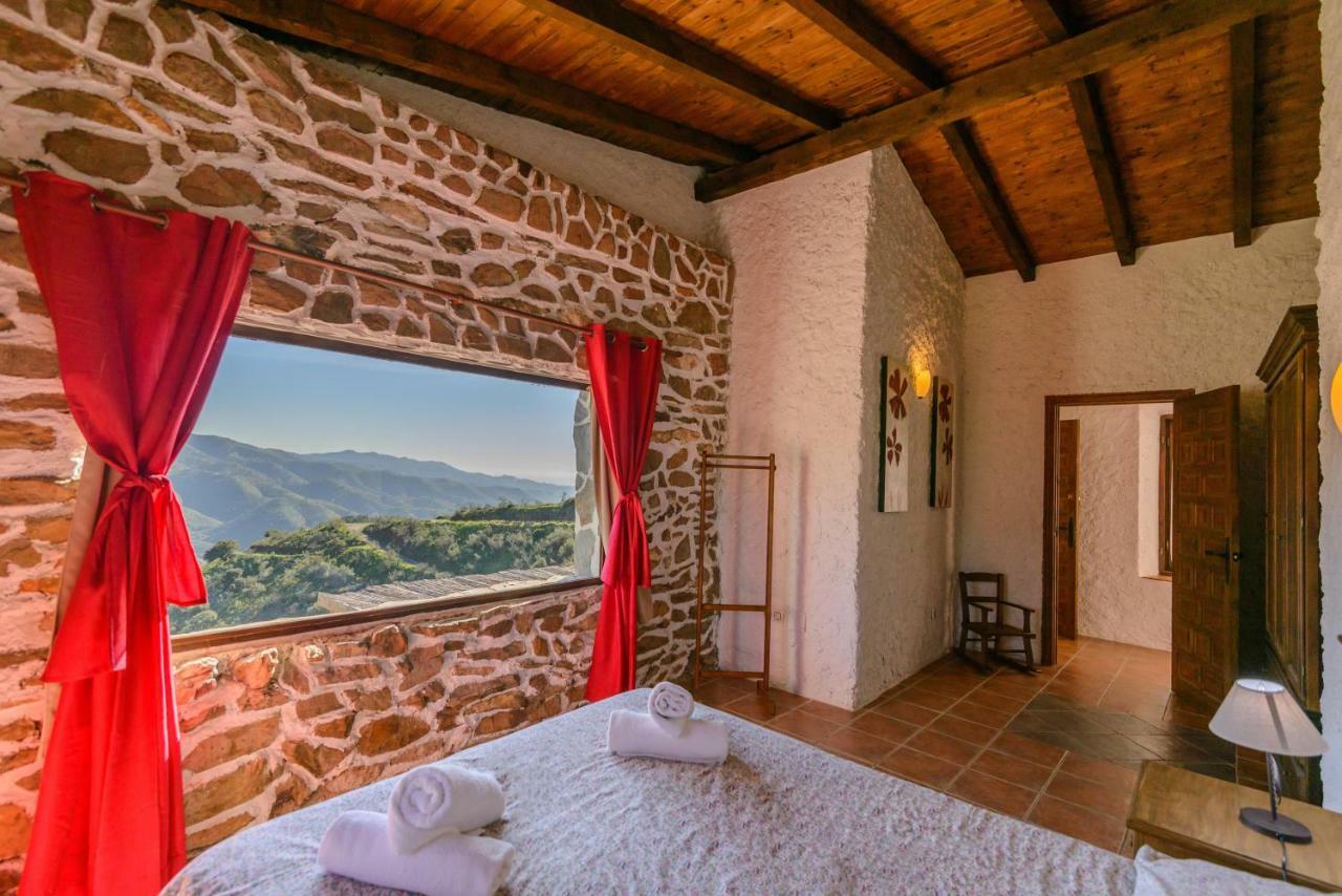 Six-Bedroom House,1586192458:JPEG